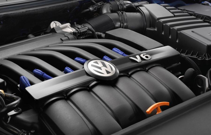  Volkswagen Passat R36 2007 года  (фото 2 из 11)
